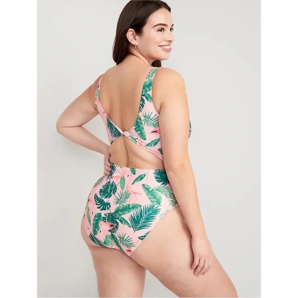 NWT Old Navy Twist-Back Cutout One-Piece Swimsuit - Picture 2 of 5
